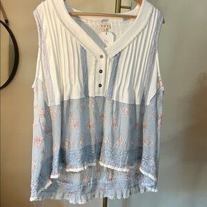 POL White and Blue Floral Blouse